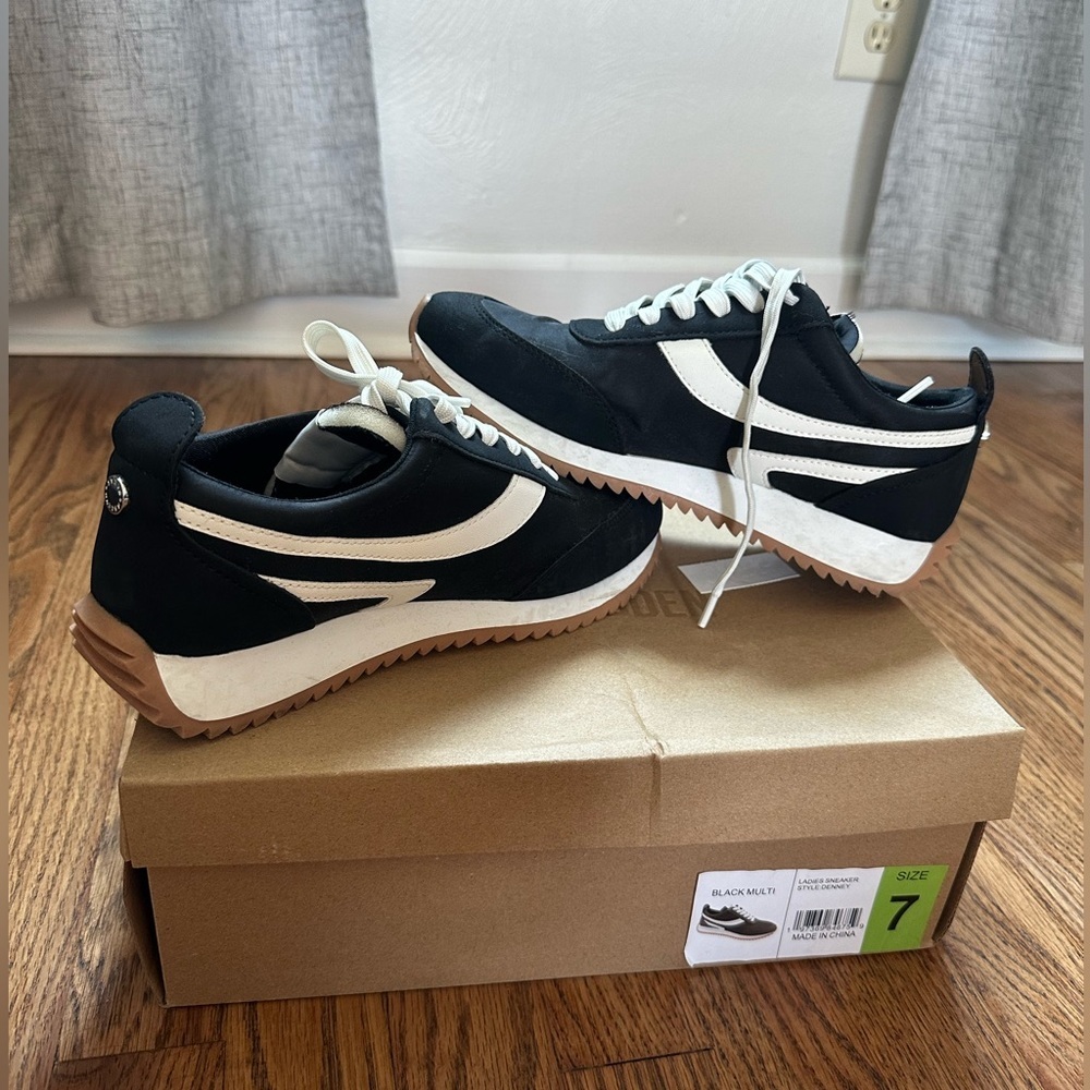 Steve Madden Denney Lace Up Flatform Wedge Sneakers Sporty Black White Shoes S 7